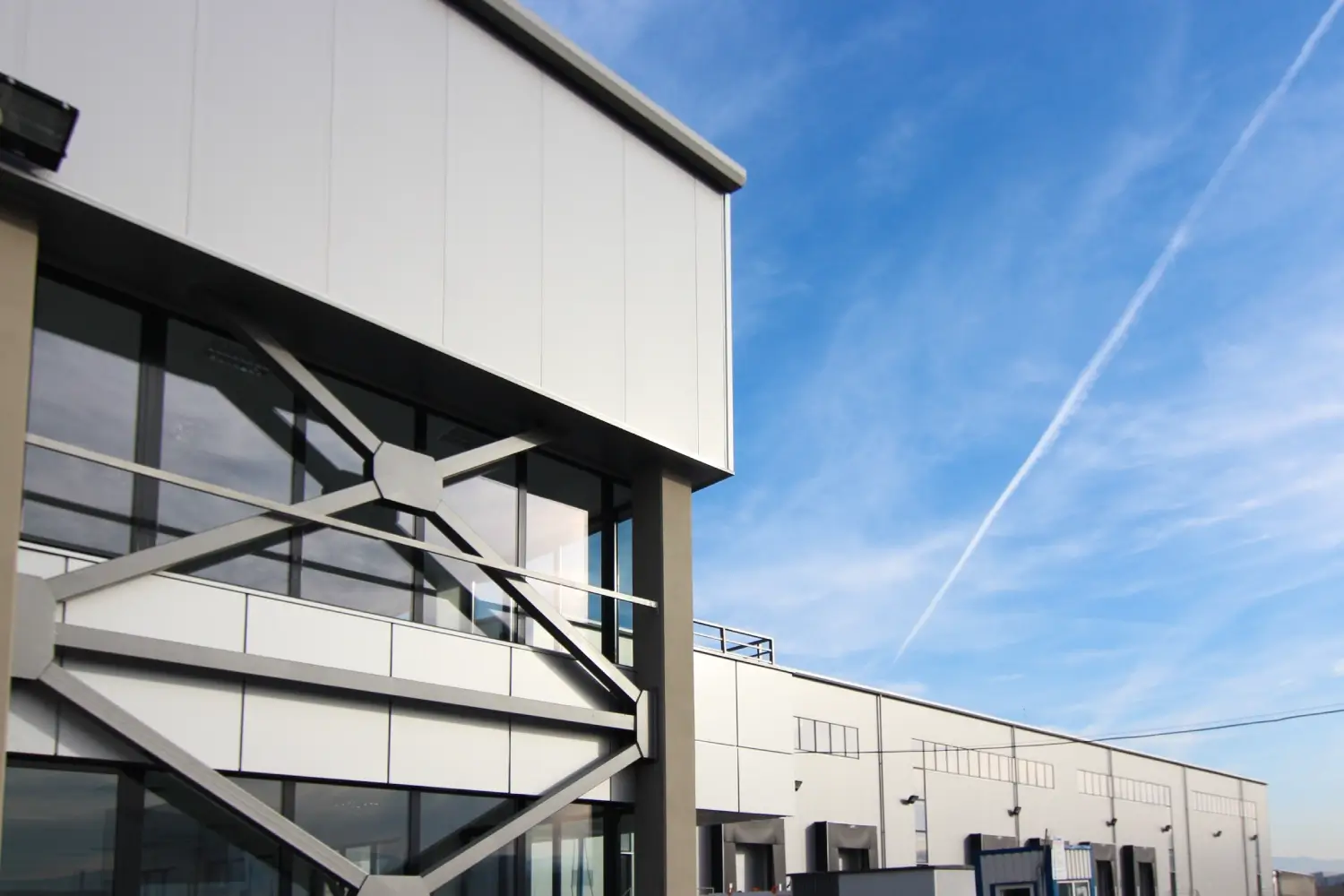 Clădire pentru Producție, Service, Logistică și Birouri